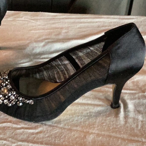 Black heels - Picture 3 of 7